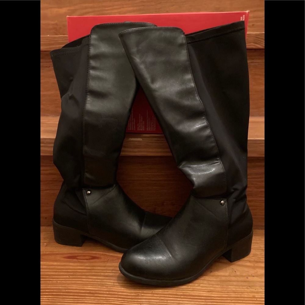 Beautiful black fashionable boots